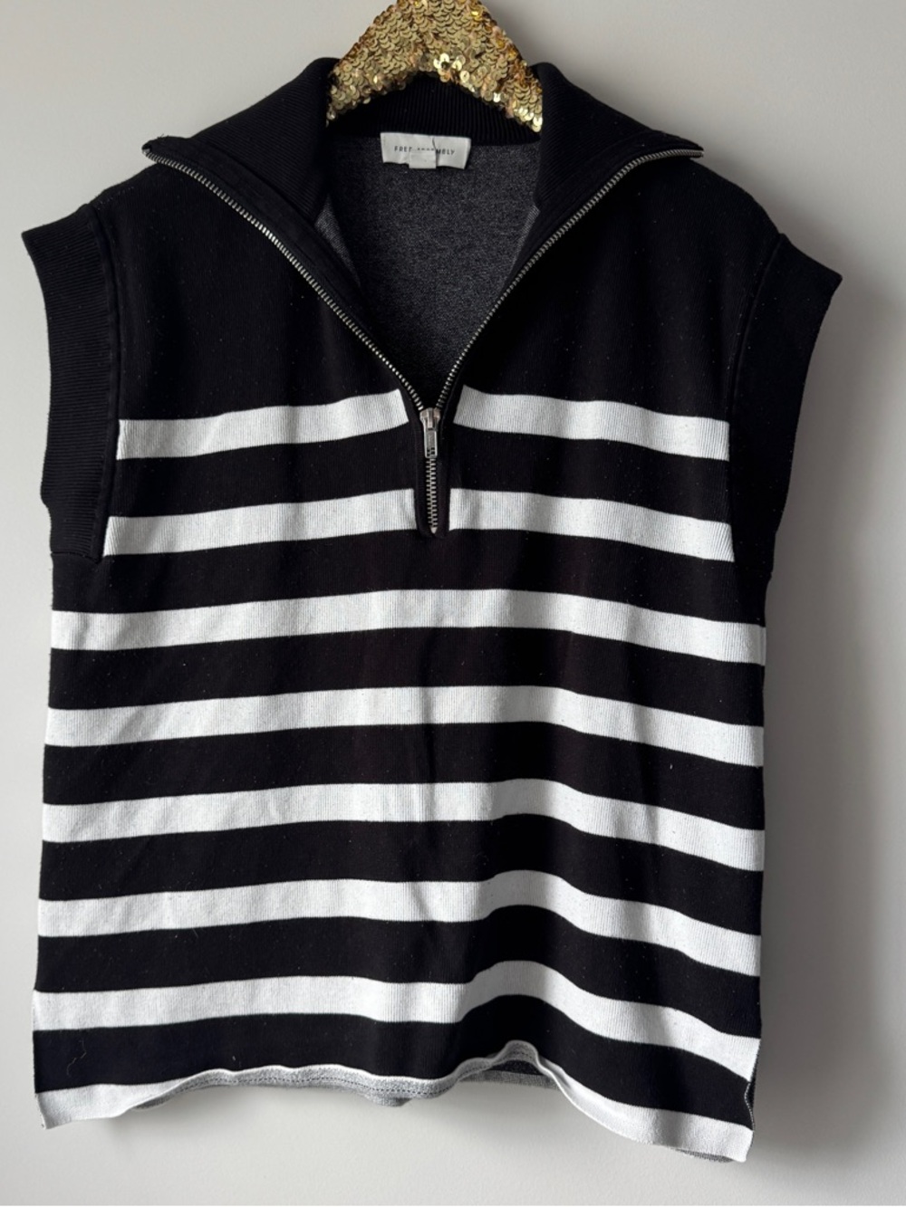 Half Zip black and white stripe short sleeve sweater